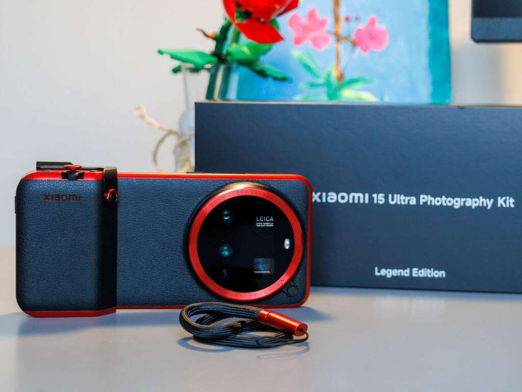 جهاز Xiaomi 15 Ultra الهاتف الأقوى عالميًا مع ميزات تصوير احترافية وتصميم مبتكر 2 Photography Kit Legend Edition: ملحقات احترافية للتصوير