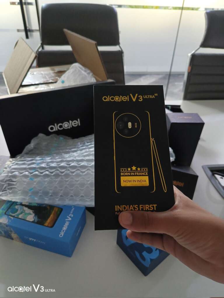 عودة غير متوقعة هاتف Alcatel V3 Ultra يدخل السباق بعد 3 سنوات من الغياب 1 GqkBMJeWwAA jX1 1