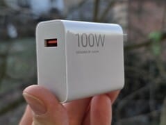 فتح صندوق Xiaomi 17 Ultra: هاتف ذكي راقٍ مع ملحقات USB-A في 20