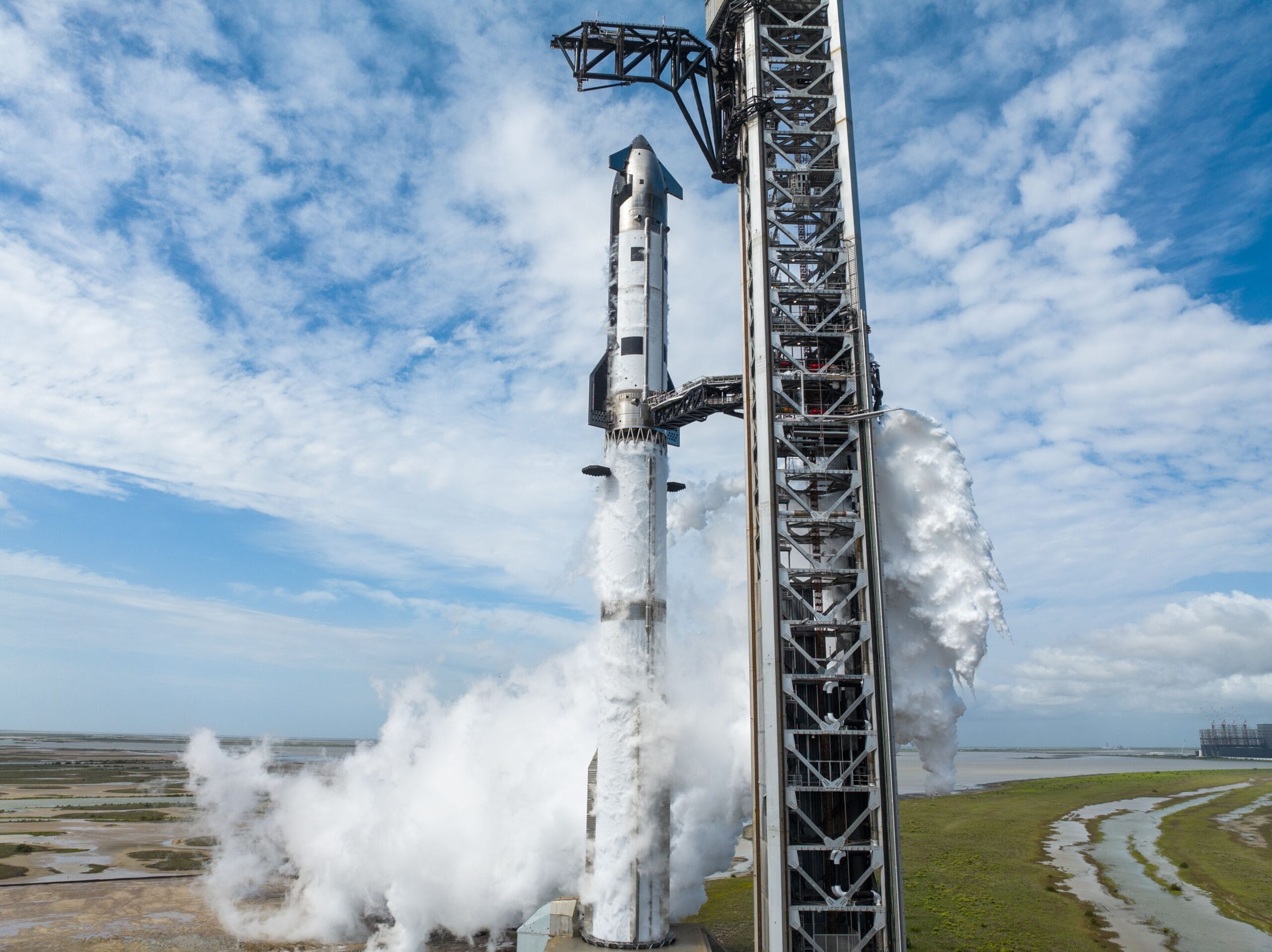 Blue Origin يستأنف إطلاق صاروخ New Glenn بعد حادثة أبريل