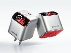 Ugreen تطلق شاحن 45 واط مع شاشة ذكية مائلة